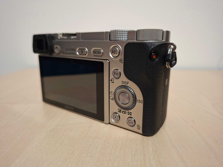 Vand aparat Foto Mirrorless Sony A6000 24MP APSC, body