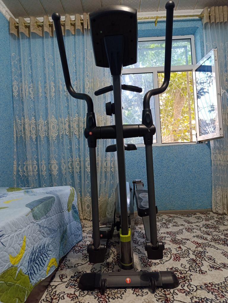 Fitnes Velotrenajor -ko'p funksiyali, displeyda kJ va km ni ko'rsatib