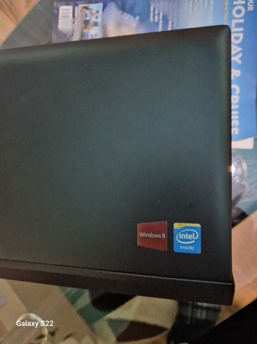 Таблет Леново windows 8 дисплея е пукнат