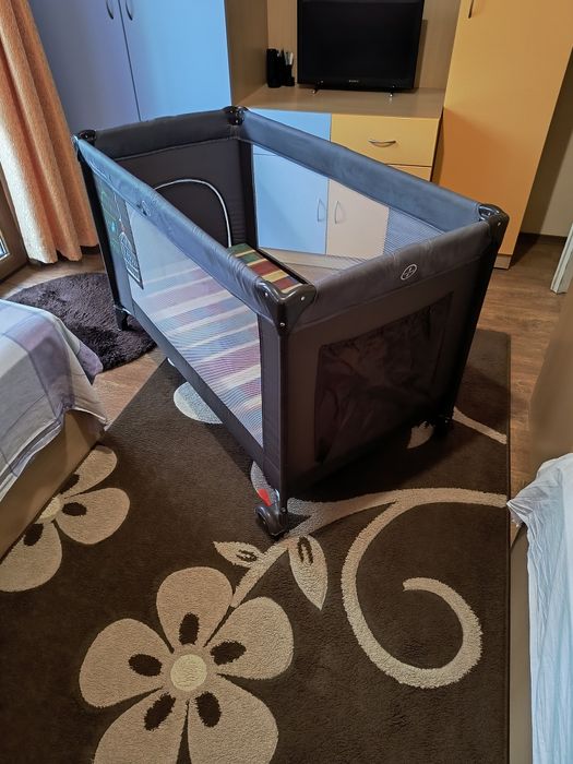 Детска сгъваема кошара с матрак на едно ниво