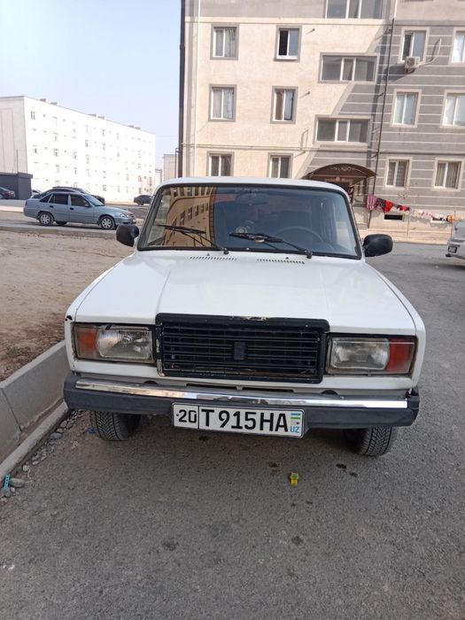 Vaz 2107 sotiladi