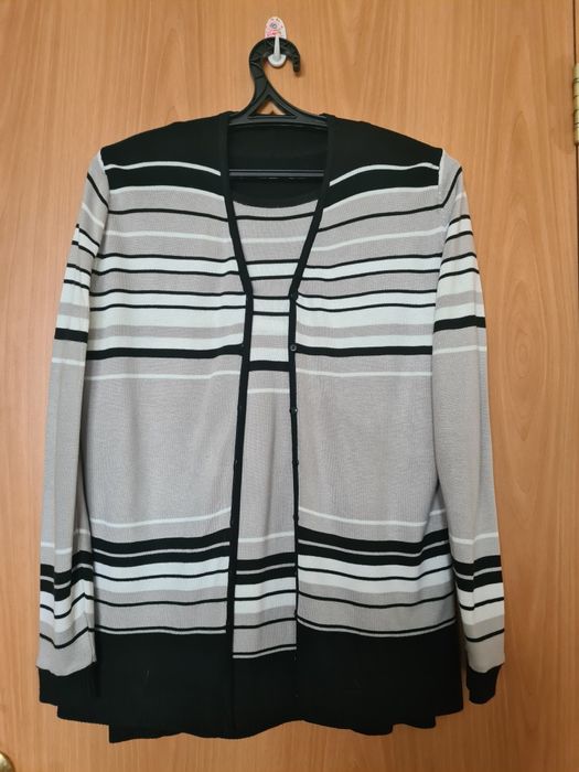 Двойка размер 50-52 и два джемпера размер 48-50