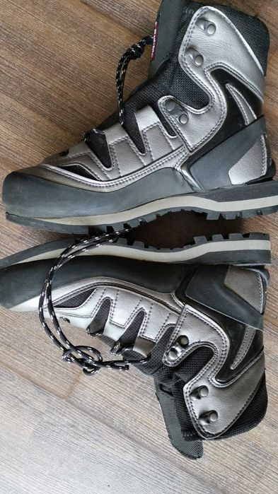 Bocanci  munte Raichle Mammut GTX vibram Goretex 37.5 și 41