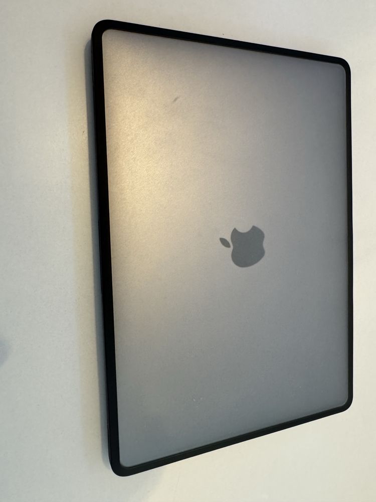 2022 MacBook Pro 13.3 M2, 16GB, 512 GB, Touch Bar