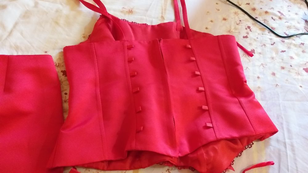 Vand compleu elegant de seara