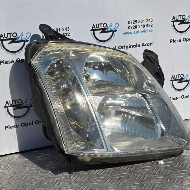 Far dreapta Opel Meriva A facelift