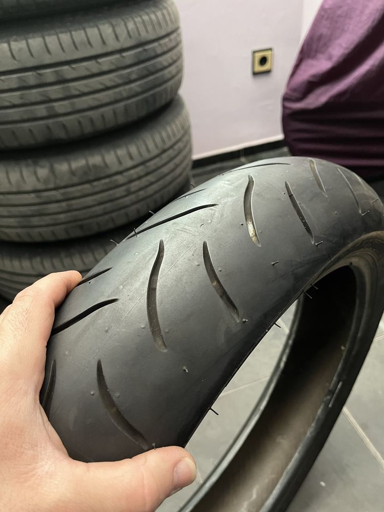 Гуми за пистов мотор Bridgestone 180/55 и 120/70