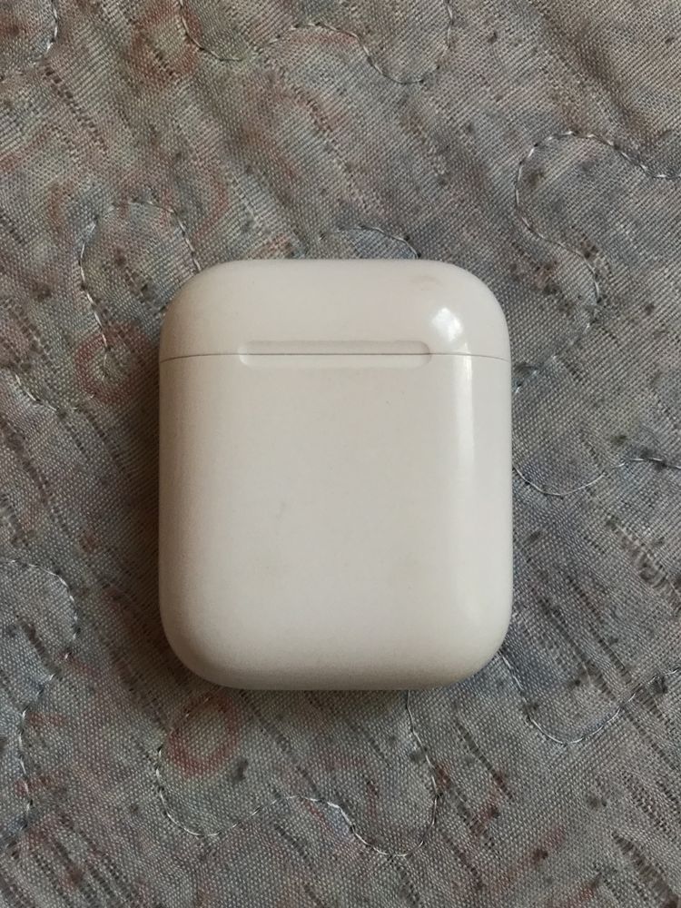 срочно продам AirPods 2-ое поколение