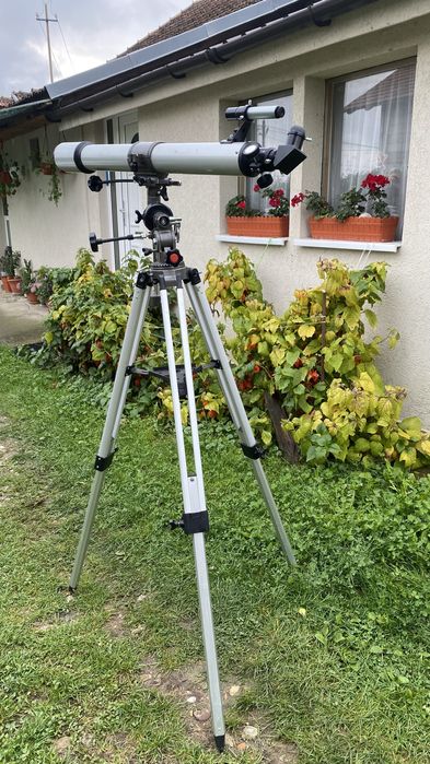 Telescop asteonomic refractor700/900mm montura ecuatoriala