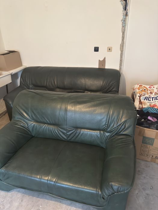 Зелен диван от естествена кожа
