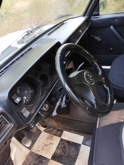 Автомобил Лада 2105