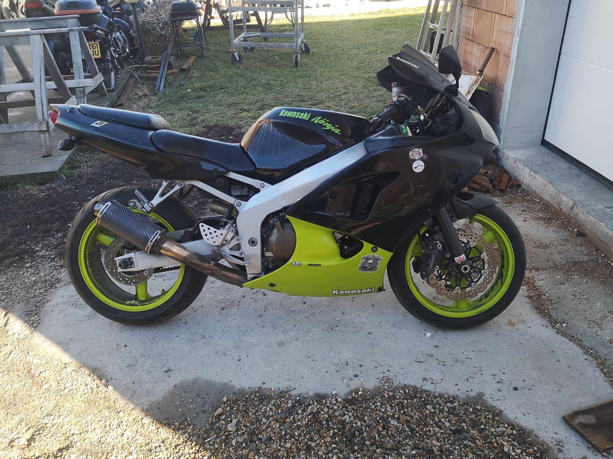 Kawasaki zx6r 2001 на части