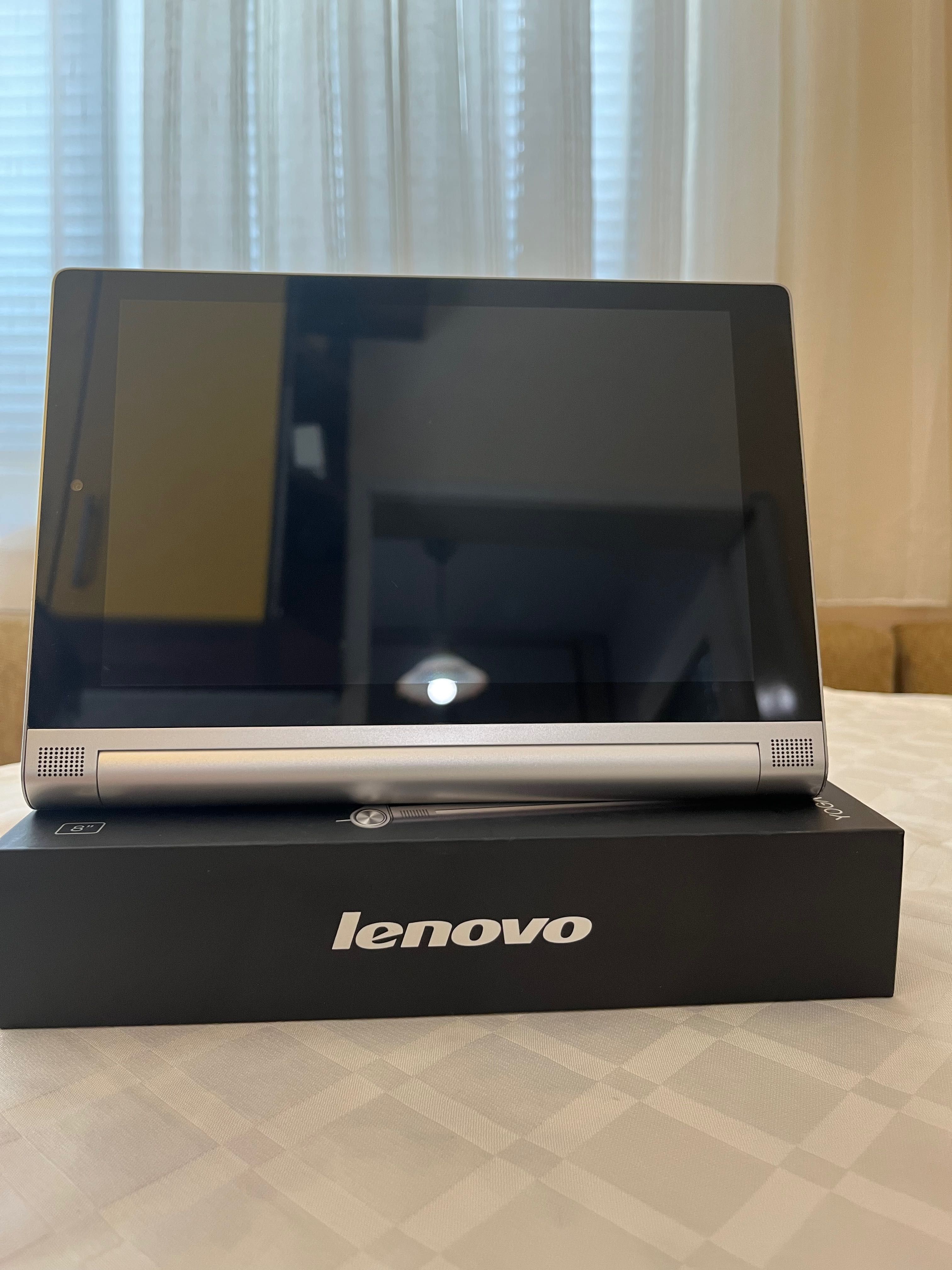 YOGA Tablet 2 - 8”-продавам! В отлично състояние, със силиконов калъф