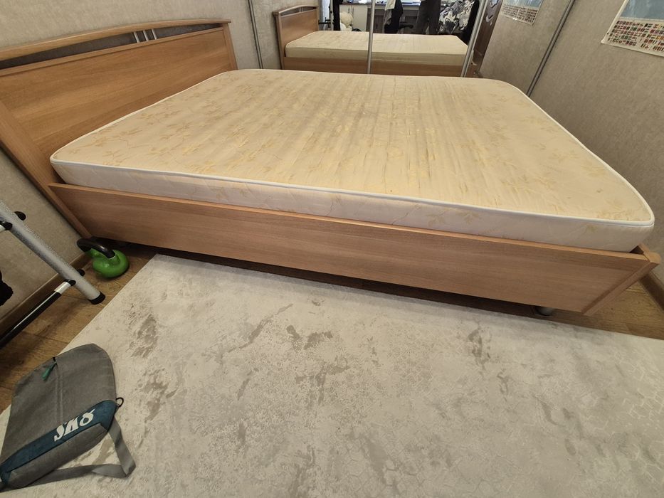 Кровать двухспальная 180х200