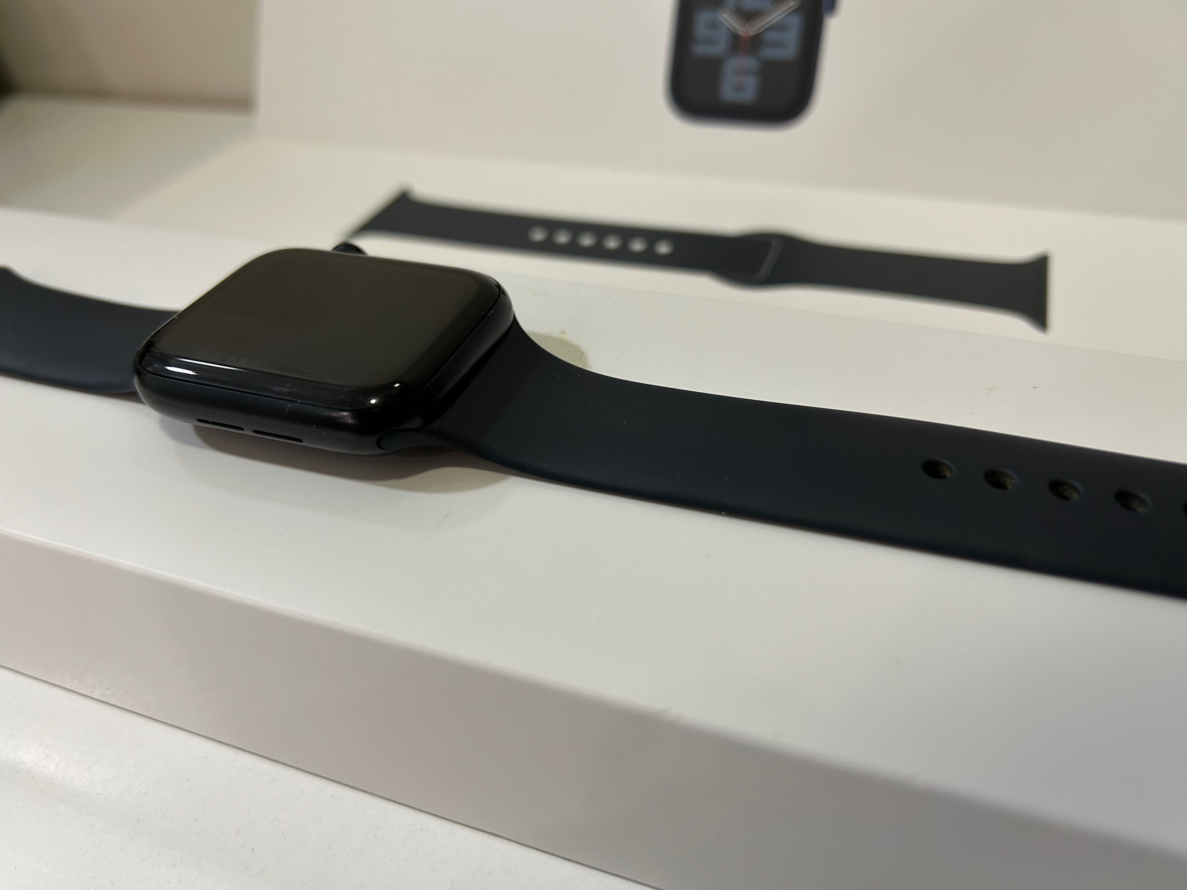 Смарт часовник Apple-Watch SE2 (2nd Gen) 44mm, S/M, Midnight