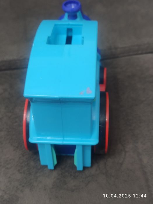 Паровозик на батарейках ( рабочий)