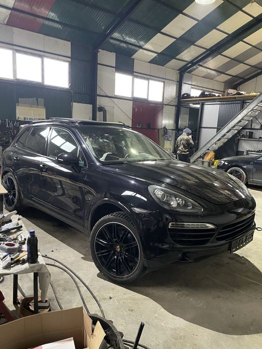 Dezmembrez Porsche Cayenne 2013 3.0CRC