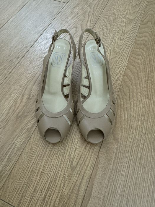 Босоножки женские