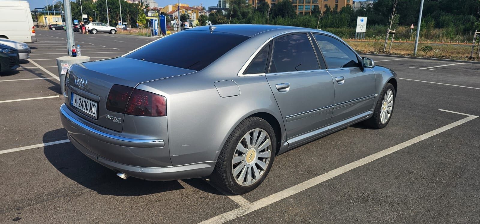 Продавам Audi A8