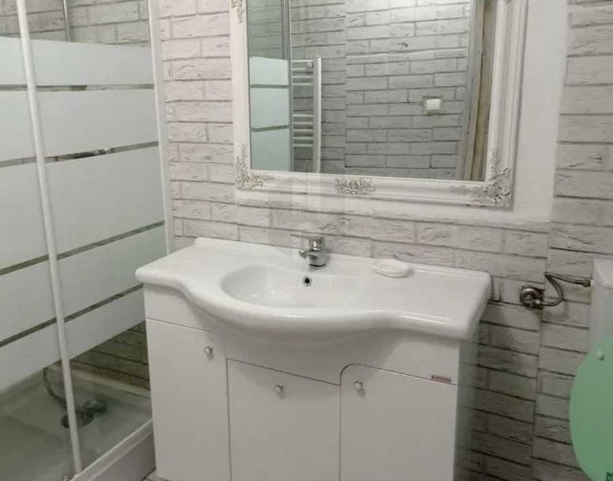 Дава се под наем Тристаен апартамент в Пловдив, Каменица 1 - 84 кв.м за 188.7 € - Снимка #1