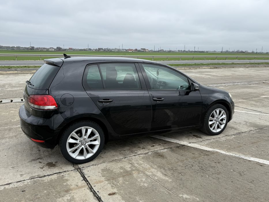 Golf 6 2.0 diesel an 2010,masina ruleaza impecabil pe orice distanta..