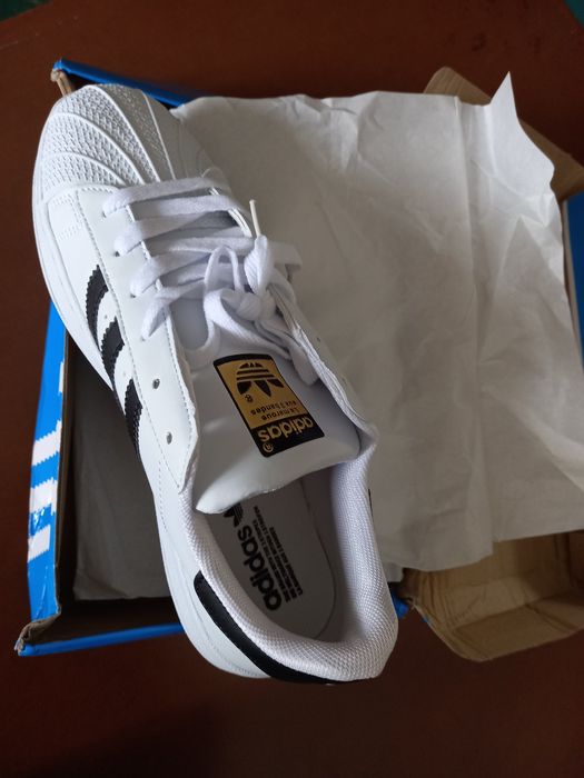 Продам кроссовки