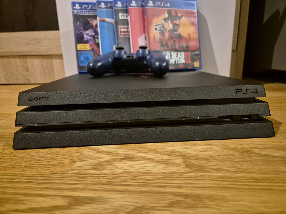 Playstation 4 Pro, 1TB, stare ca nou, cutie originala!