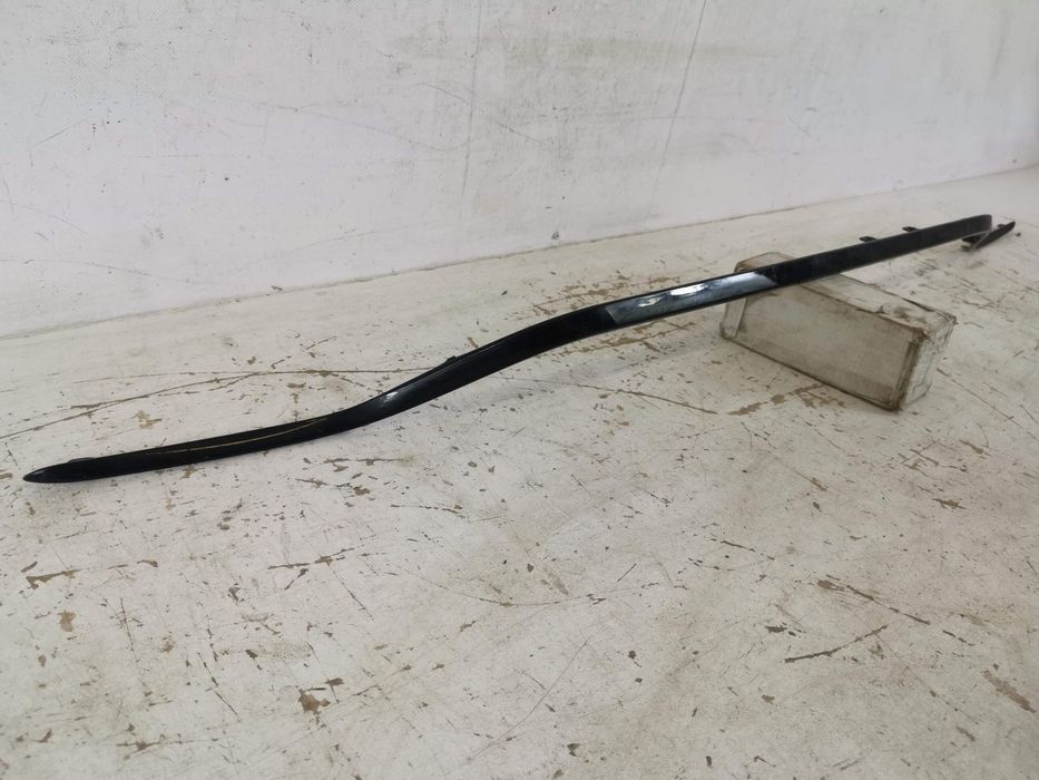 Декоративна лайстна задна броня Мерцедес-Бенц / Mercedes-Benz E-Class