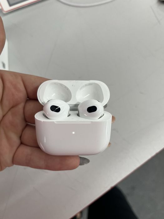 AirPods с една година гаранция! Подарък калъфче!