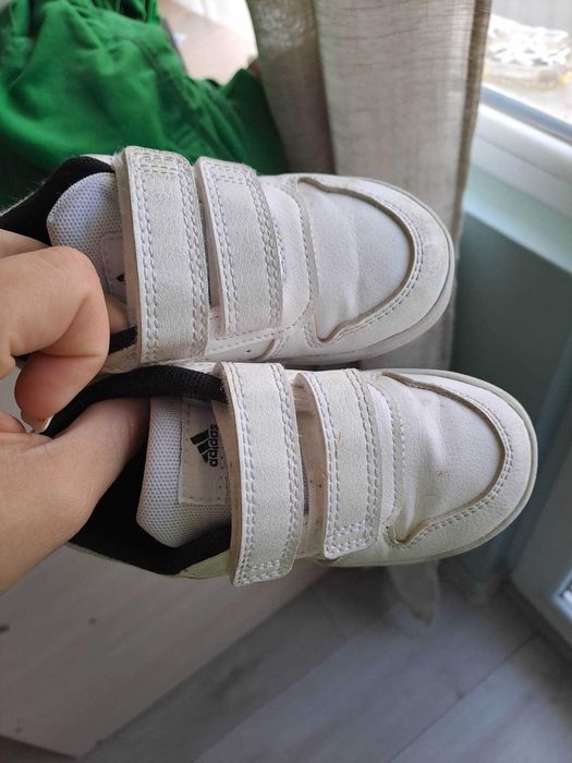 Маратонки адидас