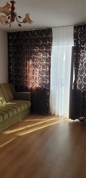 Inchiriez garsoniera pe strada Stefan cel Mare in Husi