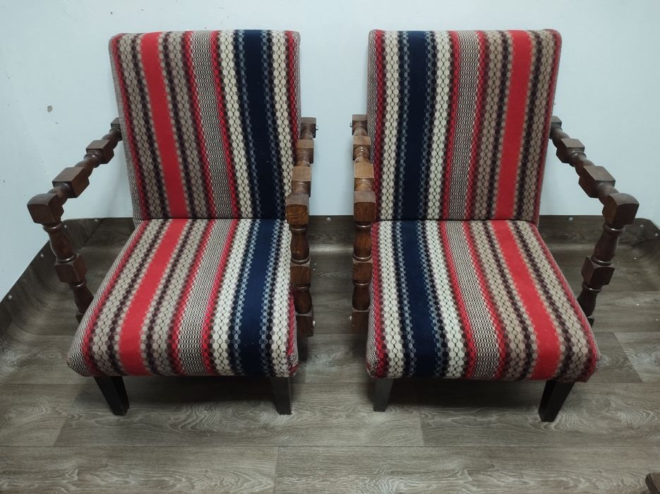 Set Fotolii si masa  vintage calitative cu cotiere