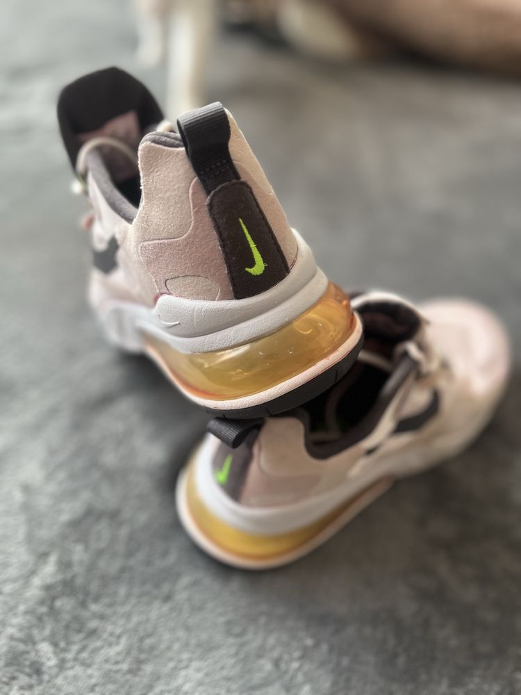 Дамски маратонки Nike Air 70 react