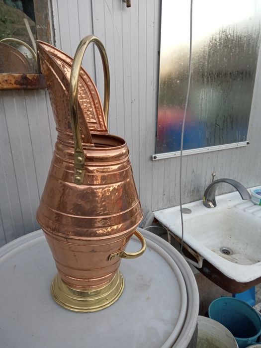 Ceaun și vase din cupru și alamă