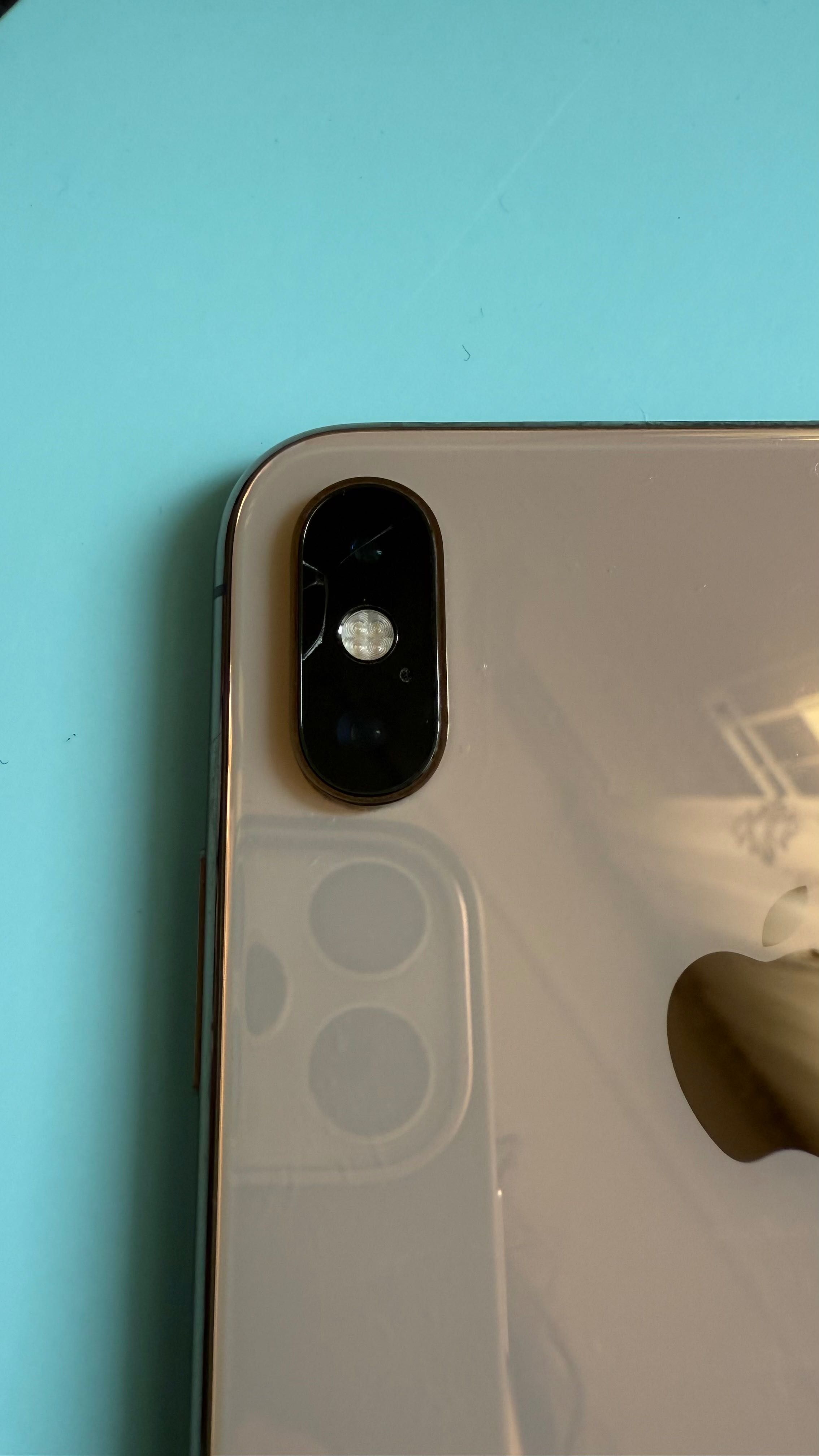 iPhone XS Max 64GB Gold + AirPods в подарок