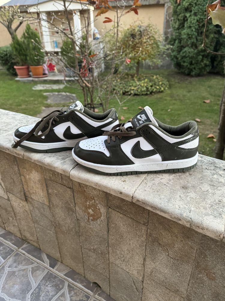 Дамски маратонки Nike Dunk Low White/ Medium Olive-White