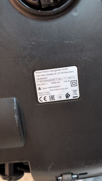 Aspirator fără sac Bosch