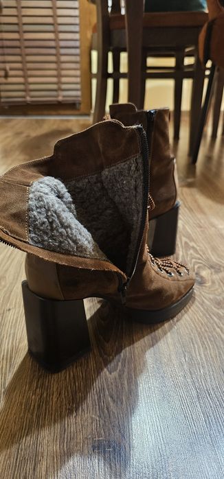 Велурени боти Furla