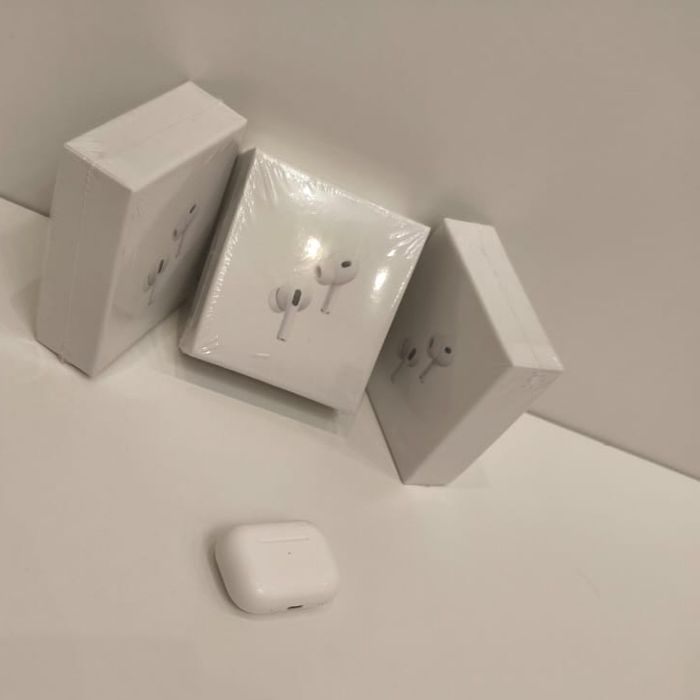 AirPods Pro — премиум версия
