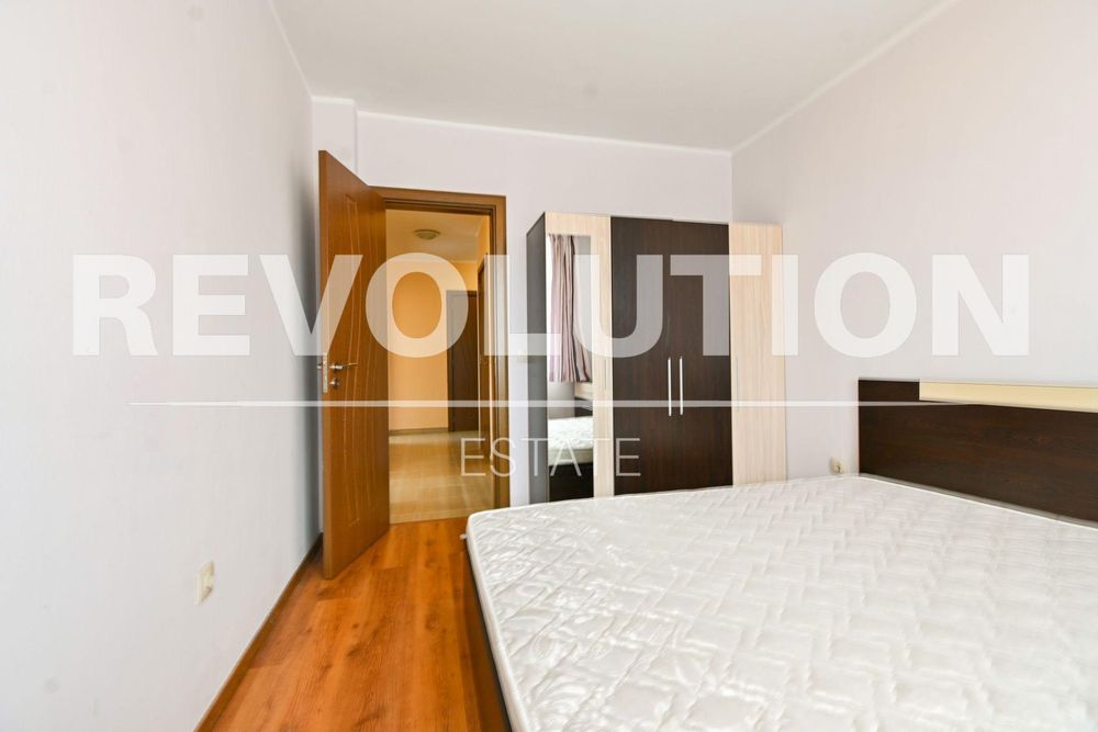 Тристаен апартамент в ж.к. Дружба 1 .