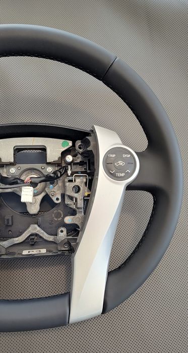 Volan retapitat Toyota prius g3..