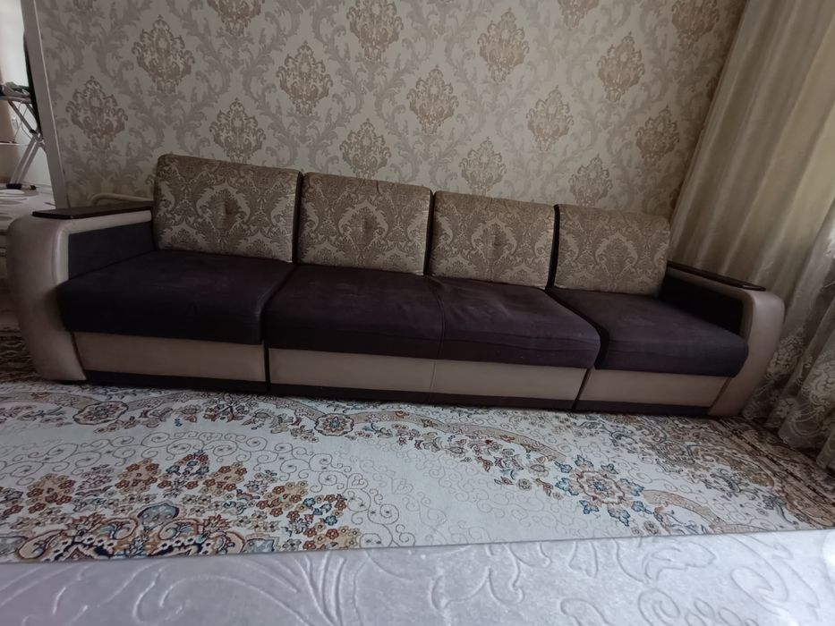 Продаётся коричневый диван