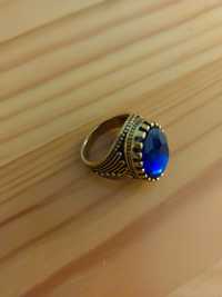 Мъжки пръстен със син камък