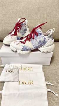 Sneakers / adidasi Dior D-Connect around the world