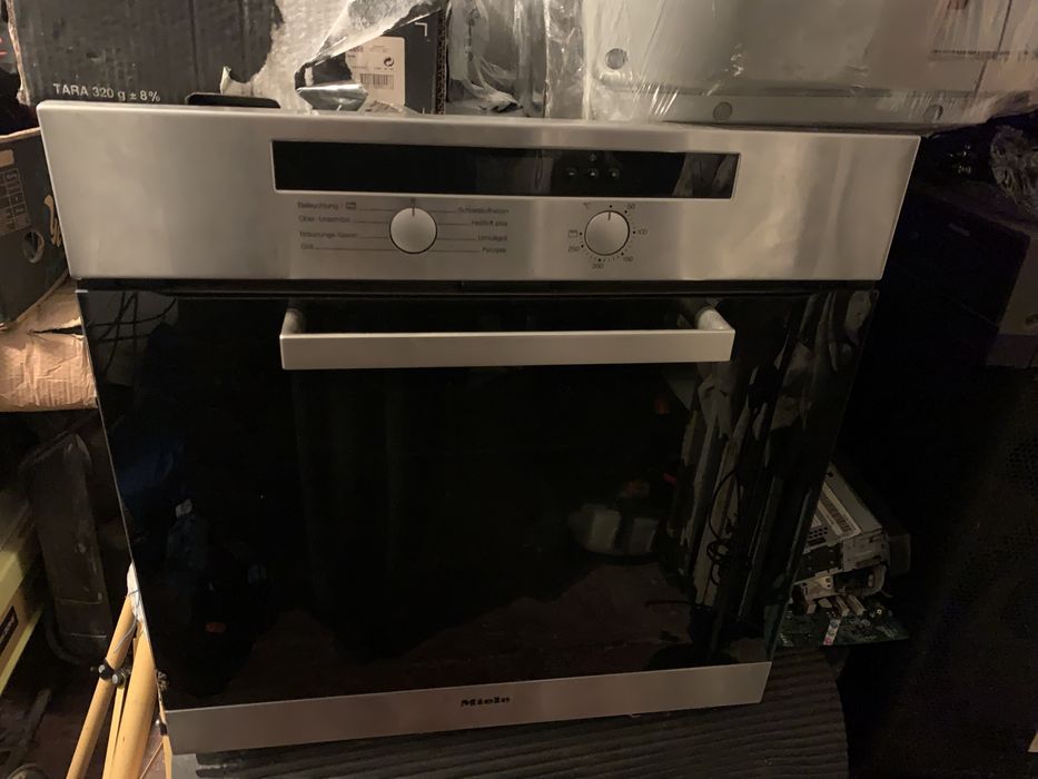 Cuptor electric Miele