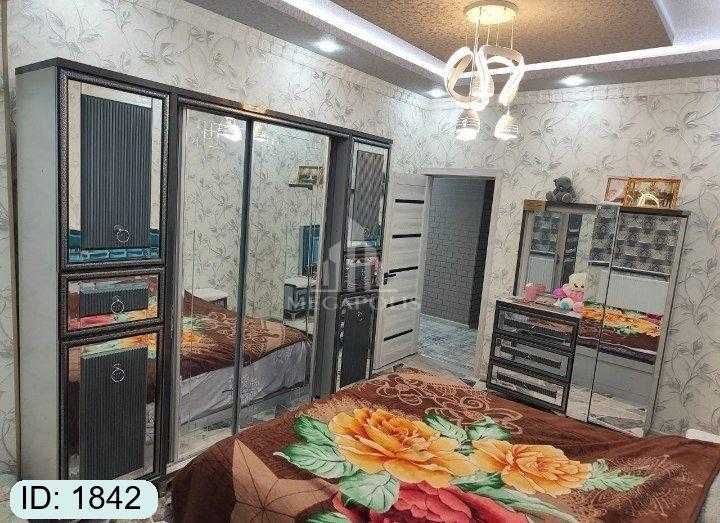 Dinamo bozorcha tarafda 3 xonali kvartira sotiladi 120 oyga №1842