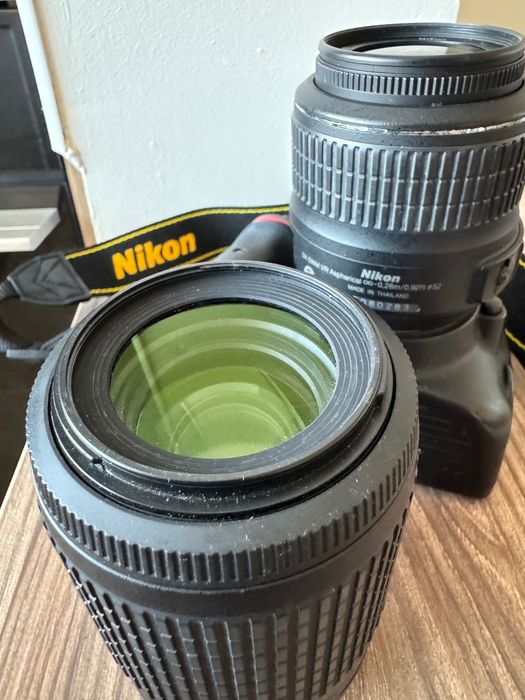 Nikon D5100 фотоапарат + обективи, аксесоари, статив