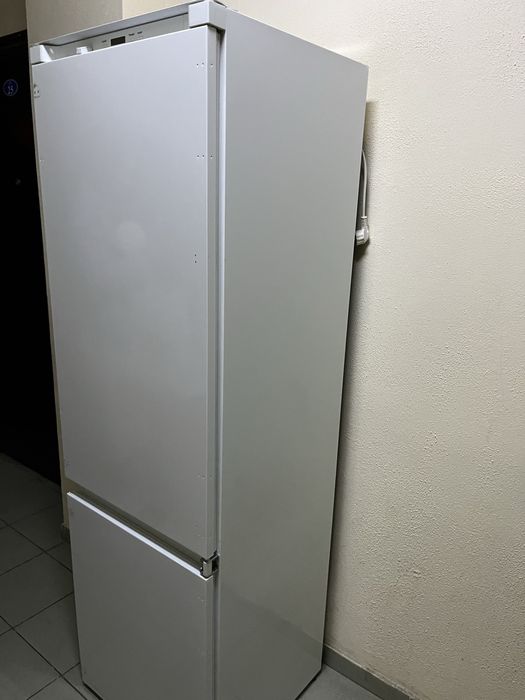 Продам холодильник Kuppersberg. Установка внутри кухонной мебели.