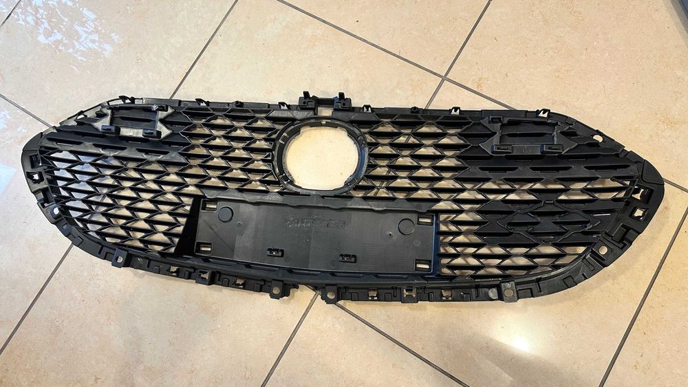 Матирана черна предна решетка за броня за Mazda 3 Sedan 2019-24 OEM