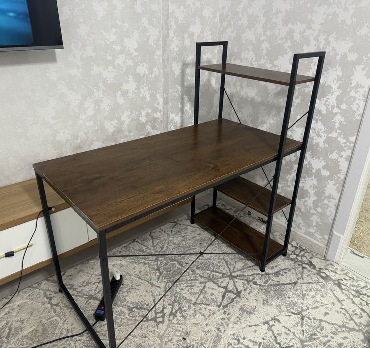 Компьютерный стол / стол для маникюра Стол новый / стол для цветов